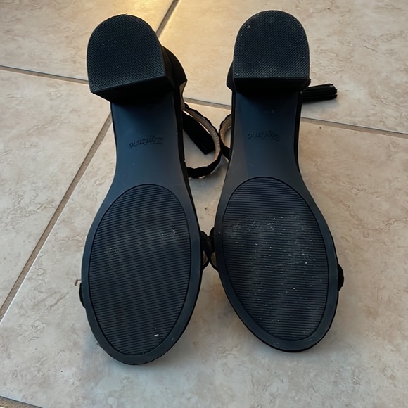 Black low heel, ankle strap sandals - Picture 8 of 8